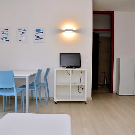 Daire Modern Flat For Four Guests With Side Sea View *