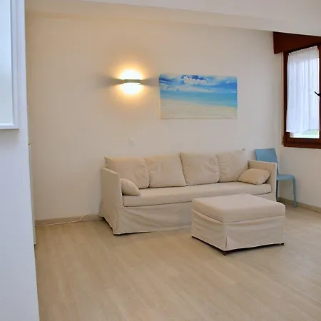 Апартаменти Modern Flat For Four Guests With Side Sea View *